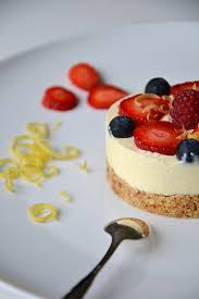 Cheesecake Au Citron A La Bergamote Aux Fruits Rouges Sans Cuisson Cheesecake Citron Recette Dessert Et Gateau Sans Cuisson