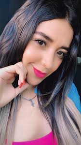 A mis alumnas y alumnos que siempre entraban a mis clases y cumplían con  tareas y proyectos ¿qué van a querer por Navidad?👀 ¿Exentar o una Tutsi  Bota?