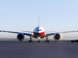 Incredible footage of ua 328 flight whose right engine caught fire soon after takeoff. Boeing S 777x Engines Larger Than Boeing 737 Plane