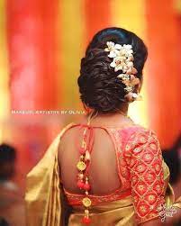 Pin By Chaitali Dhupkar On Wedding Hairstyles Indian Bridal Hairstyles Bridal Hair Buns Red Hair Trends