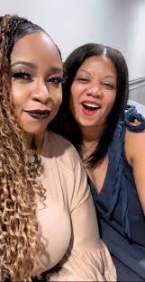 Monique Carr (@msmonique333)