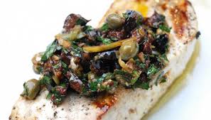 In un mortaio lavorate una presa di sale grosso con alcuni grani di pepe e un ciuffo di erbe aromatiche fino a. Ricetta Pesce Spada Alla Catanese Le Ricette Di Buonissimo