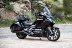 2021 honda gl1800 goldwing en goldwing tour | motornieuws / a motorcycle with a lot of style and personality is the honda gl 1800 gold wing tour, with a comfort proposal for both the rider and the passenger, this bike guarantees riding long distances without losing comfort. Honda Gold Wing 1800 2021 Philippines Price Specs Official Promos Motodeal