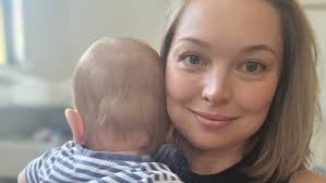 Essie Mitchell's Instagram, Twitter & Facebook