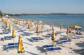 Stranden bi val, turistmål info, unika saker att göra och semestertips fazana, adriatiska kusten. Beach Bi Val Fazana Tourist Destination Info Beach Bi Val Croatia