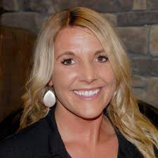 Wendy Lyons's Instagram, Twitter & Facebook