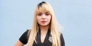 Dj seksi dinar candy kembali membuat para pria yang menjadi pengikutnya di instagram dalam foto itu dinar tampak tidak mengenakan baju. Usai Jual Celana Dalam Dinar Candy Tawarkan Bra Bekasnya Rp 100 Juta Kapanlagi Com