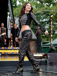 Selena's new album stars dance feat. Selena Gomez Slow Down Outfit