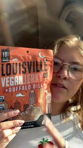 Another Sunday, another snack vlog for my sis! #vegan #vegansnacks  #tastetest #formysis @leannemuzzillo