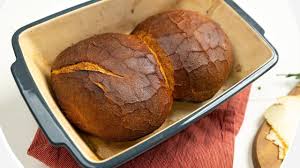 Die Kracher Kruste Nur Durch Brot Im Topf Backen Youtube In 2020 Brot Selber Backen Brot Backen Backen