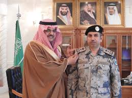 زار السيد قائد قوات حرس الحدود مقر قيادة حدود المنطقة الخامسة وكان باستقبال سيادته قائد المنطقة وضباط ركن القيادة وعقد مؤتمر موسع حول قاطع القيادة الماسك من المثلث الحدودي العراقي الكويتي السعودي الى. Ø§Ù„Ø¹Ø¬Ù…Ø§Ù† ÙÙŠ Ø§Ù„ÙƒÙˆÙŠØª On Twitter Ø¨Ø±Ù‚ÙŠØ© ØªÙ‡Ù†Ø¦Ø© Ù‚Ù„ Ø¯ Ù…Ø­Ø§ÙØ¸ Ø­ÙØ±Ø§Ù„Ø¨Ø§Ø·Ù† Ø§Ù„Ø£Ù…ÙŠØ± Ù…Ù†ØµÙˆØ± Ø¨Ù† Ù…Ø­Ù…Ø¯ Ù‚Ø§Ø¦Ø¯ Ø­Ø±Ø³ Ø§Ù„Ø­Ø¯ÙˆØ¯ Ø¨Ù‚Ø·Ø§Ø¹ Ø­ÙØ±Ø§Ù„Ø¨Ø§Ø·Ù† Ø§Ù„Ø¹Ù…ÙŠØ¯ ÙØ§Ù„Ø­ Ø¨Ù† ÙÙ„Ø§Ø­ Ø§Ù„ Ø³Ø¨Ø¹Ø§Ù† Ø§Ù„Ø¹Ø¬Ù…ÙŠ Ø±ØªØ¨ØªÙ‡ Ø§Ù„Ø¬Ø¯ÙŠØ¯Ø© Ø§Ù„Ø¹Ø¬Ù…Ø§Ù† ÙÙŠ Ø§Ù„ÙƒÙˆÙŠØª Https T Co Cm4xd4wieh