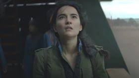 Az árnyék és csont leigh bardugo grisha trilógiájának nyitó kötete, amely az olvasót az orosz kultúra által ihletett különleges környezetben játszódó, mágiával tűzdelt fantasy világba kalauzolja. Kritika Shadow And Bone Arnyek Es Csont 1 Evad