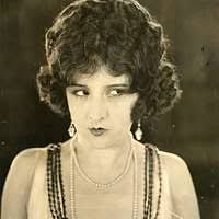 Stage actress Emmy Barber (SAYRE 2028)