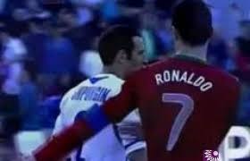 مباراة البرتغال وبلجيكا بالسعر النهائي ليورو 2020 يديرها حكم ألماني حاصل على درجة الدكتوراه في القانون فيليكس برايش الذي بدأ التحكيم في الدوري الألماني عام 2004. Ø¨Ø§Ù„ÙÙŠØ¯ÙŠÙˆ Ø±ÙˆÙ†Ø§Ù„Ø¯Ùˆ ÙŠØ¯Ø§ÙØ¹ Ø¹Ù† Ø§Ù„Ù‚Ø¶ÙŠØ© Ø§Ù„ÙÙ„Ø³Ø·ÙŠÙ†ÙŠØ© Ø¹Ù„Ù‰ Ø·Ø±ÙŠÙ‚ØªÙ‡ Ø§Ù„Ø®Ø§ØµØ© ÙˆÙˆØ³Ø§Ø¦Ù„ Ø§Ù„Ø¥Ø¹Ù„Ø§Ù… Ø§Ù„Ø¹Ø¨Ø±ÙŠØ© ØªÙ‚Ø§Ø·Ø¹Ù‡ ØªÙ„ÙØ²ÙŠÙˆÙ† Ø§Ù„ÙØ¬Ø±