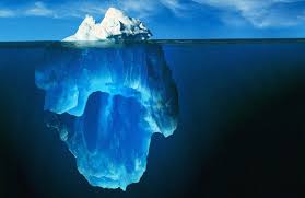 Foto de um enorme Iceberg - www.e-farsas.com
