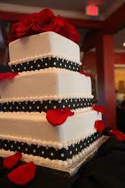 Pin By Sara Yaste On My Wedding Polka Dot Wedding Cake Wedding Cakes With Flowers Polka Dot Wedding Theme