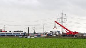 Eisenbahnunfall — unfall am bahnhof montparnasse , paris , 1895 dieser artikel enthält eine chronologische auflistung von schweren unfällen der eisenbahn. Liste Von Eisenbahnunfallen In Deutschland Wikiwand