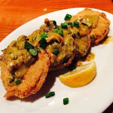 Fried Green Tomatoes With Crawfish Sauce At Winzell S Oyster House Mobile Al Airport Blvd Fried Green Tomatoes Party Food Appetizers Food