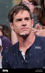 Jonathan Patrick Moore Cast of The L.A. Complex appears