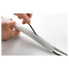 Les fils électriques ont retenu cette leçon, et font désormais tout leur possible pour passer inaperçus. Rabalder Range Cables Blanc 5 M Ikea