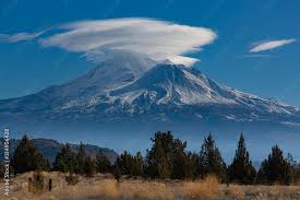Lenticular Cloud over Mount Shasta ...