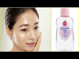 Top 5 Beauty Uses Benefits Of Baby Oil That Will Change Your Life Try This At Home Youtube Baby Oil Baby Oil On Face Johnson Baby Oil
