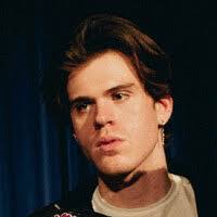 Andy Kis's Instagram, Twitter & Facebook