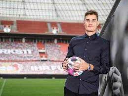 Patrik schick, 25, z kraju czechy bayer 04 leverkusen, od 2020 środkowy napastnik wartość rynkowa: Patrick Schick Leverkusen Sign As Roma Forward Patrik Schick Football News Times Of India