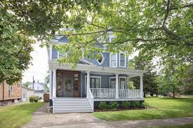 1419 Forres Ave Saint Joseph Mi 49085 Zillow Beach Cottage Exterior Harbor House Cottage Exterior