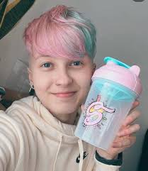 Chloe Donald (@ChloeDonald_)