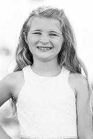 Amanda Lipe's Instagram, Twitter & Facebook