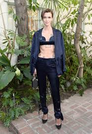 This week we finally sail ruby rose across…. Ruby Rose Starportrat News Bilder Gala De
