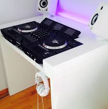 Custom Dj Desk For Numark Ns7 Iii Pioneer Dj Monitors Sweet Setup Musikzimmer Dj Zimmer