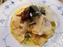 Reh Ravioli Mit Salbeibutter Wild Auf Wild Essen Essen Und Trinken Ravioli