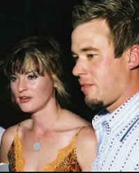 Washington Life Magazine: September 2004: District of Columbia Arts Center  Gala