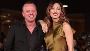 Il video mano nella mano pubblicato su tik tok. The Truth Of Gigi D Alessio On The Crisis With Anna Tatangelo