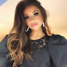 Roxanne May's Instagram, Twitter & Facebook