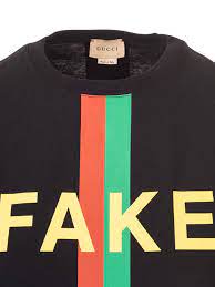 Gucci has become an iconic italian fashion house since founded by guccio gucci in 1921, catering in clothes, shoes and accessories for men, women and kids. Gucci T Shirt Schwarz T Shirts 586167xjc7q1152 Ikrix Shop Online