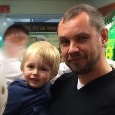 Mark Neil (@markseasonal)