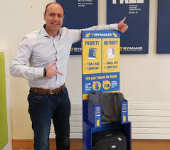 November 2018 darf nur noch ein kleines handgepäckstück mit einer maximalen größe von 40 x 20 x 25 cm kostenlos mit an bord genommen. Neue Gepackbestimmungen Von Ryanair Treten Heute In Kraft Ryanair S Corporate Website