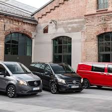 She brings a great base knowledge of the local market and has an ability to truly listen to her clients' needs when helping them to identify and align their objectives with the. Ex Arbeiter Demoliert Dutzende Vans In Mercedes Werk Mit Bagger So Wurde Er Gestoppt Panorama