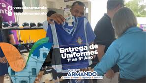 Todos os 28,5 mil alunos das escolas de Viamão estão recebendo o seu par de  tênis – Vereador Armando