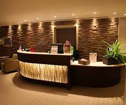 Hotel Decor Ideas To Make You Dream Www Delightfull Eu Hoteldecorideas Modernlighting Ceilinglamps Walllam Reception Desk Receptionist Desk Design Design