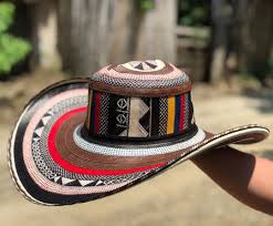 After you've visited sombrero beach, you can discover the sights within just a few nearby cities. 68 Me Gusta 0 Comentarios Sombrero Vueltiao Sombvueltiao En Instagram Regala Un Exclusivo A Papa