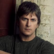 Rob Thomas, Homeless as a Teen, Sang His Way to Rock Stardom