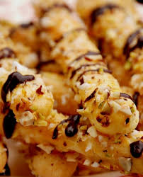 La saison de la chasse aux choux à la crème est ouverte ! petits petits les  choux… petits petits