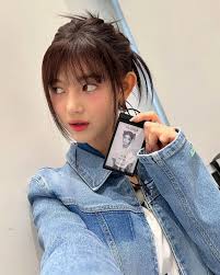 NewJeans♥MUSINSA — 무신사 직원이라면 반드시 거쳐간다는 화제의 <무신사 출근룩>! 오늘의 출근룩 게스트는 신입사원  뉴진스! 뉴진스의 개성 넘치는 출근룩의 풀영상을 무신사 앱에서 지금 확인해보세요! #NewJeans #뉴진스 #DANIELLE #다니엘