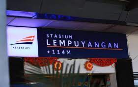 Inilah daftar harga tiket dan jadwal kereta api eksekutif terbaru 2019 untuk bapak ibu yang berminat menggunakan kereta api eksekutif. Mudik Naik Kereta Pasundan Seru Dari Jogja Ke Tasik