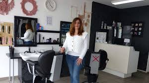 Auch kunden, die uns sonst in unserem salon in münchen stadtmitte besuchen, bestellen manchmal einen mobilen friseur nach hause. Friseure Keine Schnelltest Pflicht Fur Die Kunden Werdohl