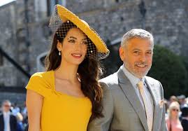 Si vous voulez opter pour une tenue plus stylée et classique, on vous conseille de privilégier. Mariage De Meghan Et Harry Amal En Robe Jaune Et Chapeau Et George Clooney Parmi Les Invites Elle